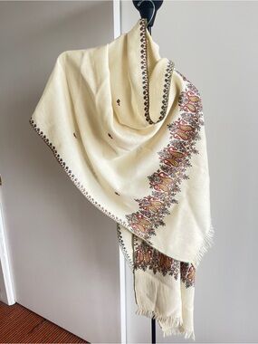 New Heirloom 100% Wool Kashmir Shawl scarf Wrap Ivory Floral Hand Embroidered